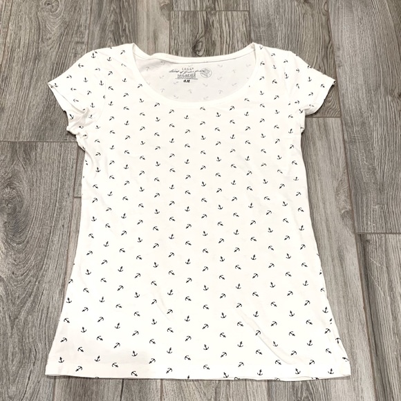 ‼️Add on for $5‼️ H&M Women’s Organic Cotton Tee - Picture 4 of 7